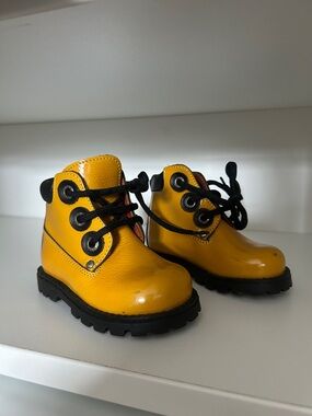 Romagnoli Yellow Patent Leather Kids Lace-Up Boots toddler size 20